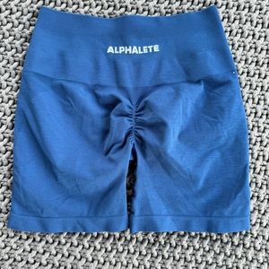 AMPLIFY SHORT 4.5"
Women's Seamless Scrunch Short
Sapphire S , XL , M